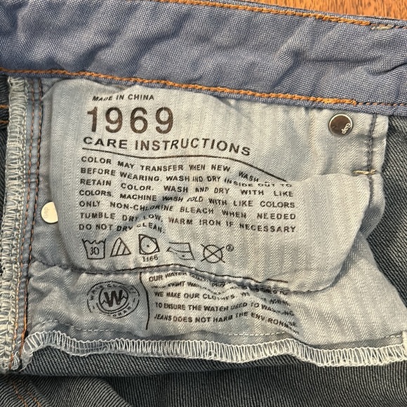 Gap Women’s 1969 Curvy Bootcut Jeans - Picture 7 of 8